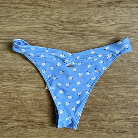 Hollister Ruched High Leg Cheekiest Bikini Bottom Size XS - Picture 3 of 3